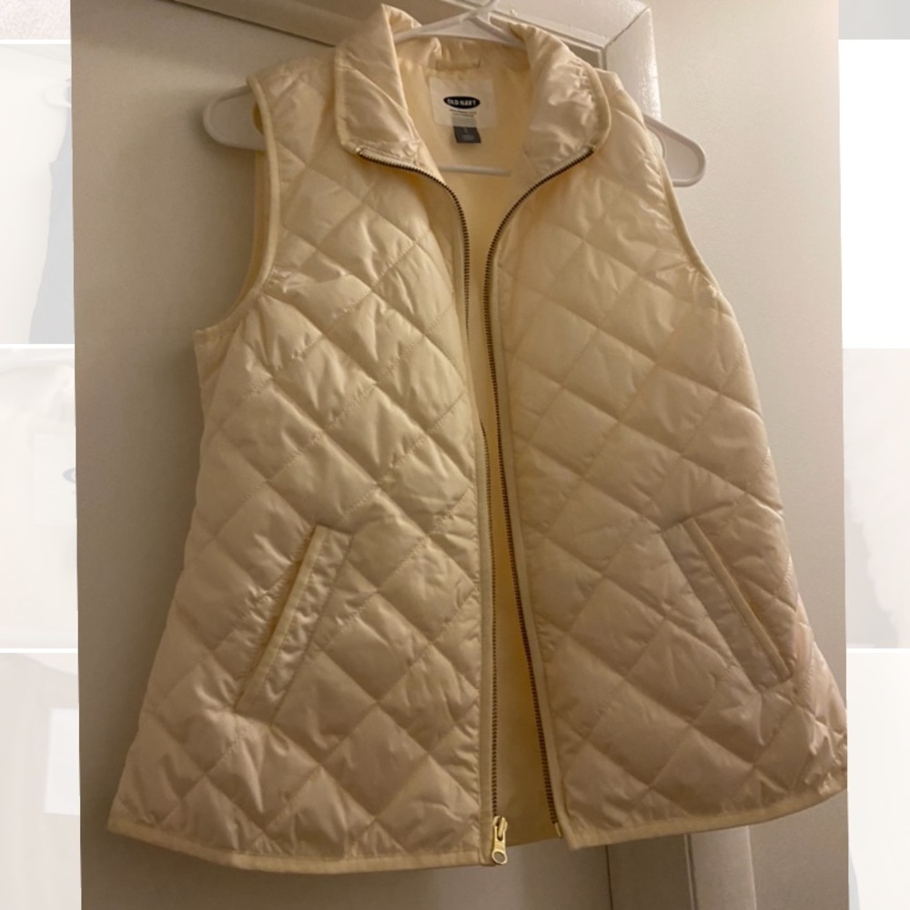 Old Navy cream quilted vest